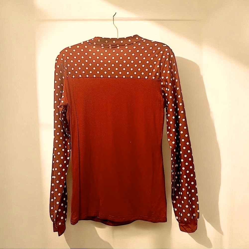 Chic Red Polka Dot Blouse - Picture 3 of 3